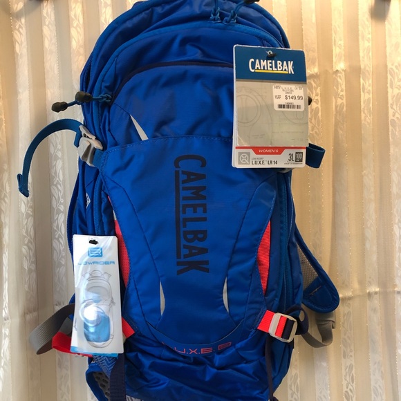 Camelbak Handbags - NWT Camelbak Women’s Hydration Backpack